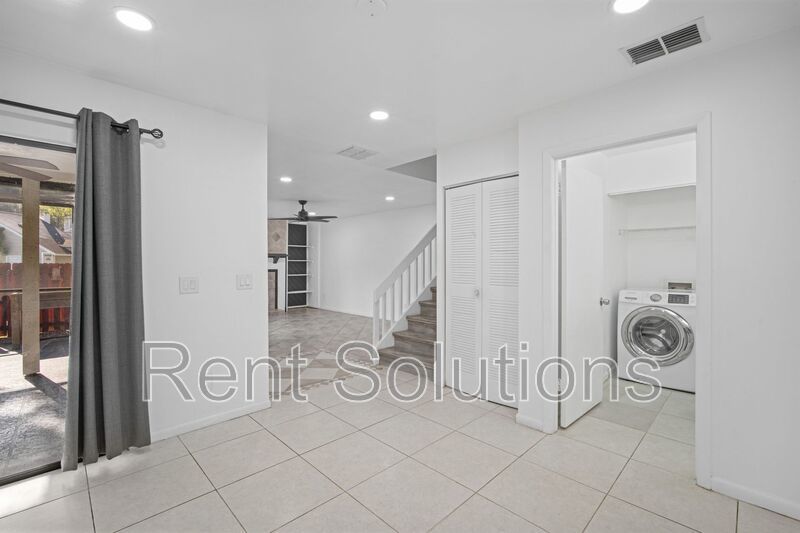 Large 3BR/2.5BA Townhouse property image