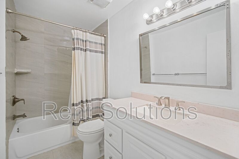 Large 3BR/2.5BA Townhouse property image