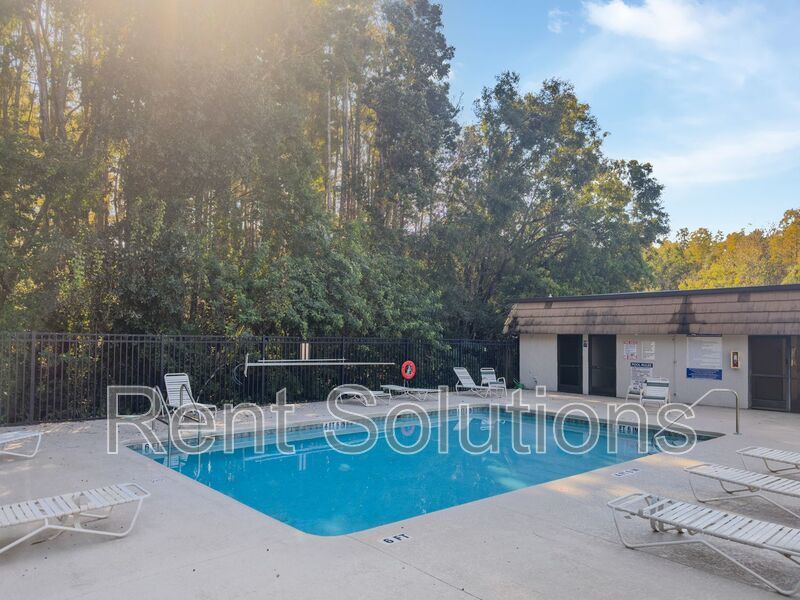 Large 3BR/2.5BA Townhouse property image