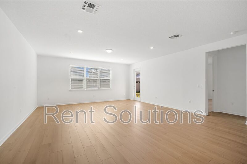 MOVE-IN READY — AVAILABLE NOW! Beautiful 3 Bed 2 Bath New Construction Home in Spencer Glen, Riverview! property image