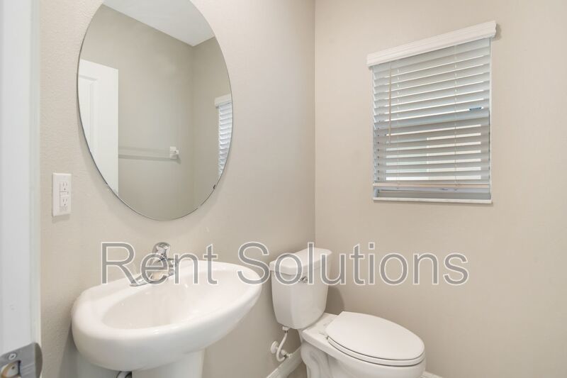 Newer Spacious Well Laid Out 4BD /2.5BA Home with Oversize Master Suite property image