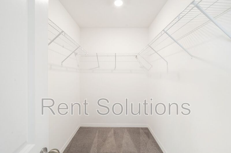 Newer Spacious Well Laid Out 4BD /2.5BA Home with Oversize Master Suite property image