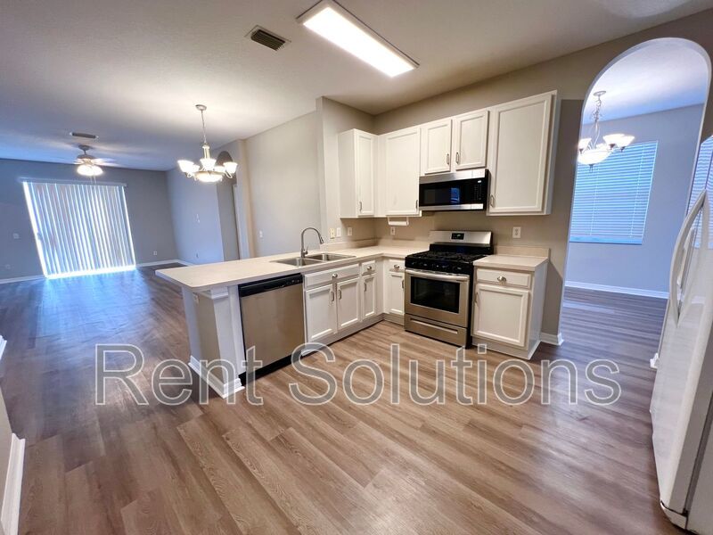 Stunning 4BD/2BTH Home in Cross Creek with Loads of Upgrades! property image