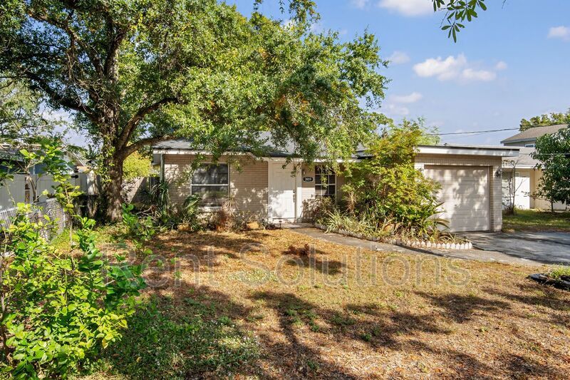 Prime South Tampa Gem: 3 Bed, 2 Bath Haven Near MacDill AFB & More! property image