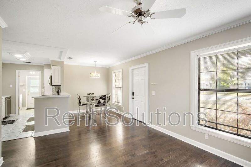 Prime South Tampa Gem: 3 Bed, 2 Bath Haven Near MacDill AFB & More! property image