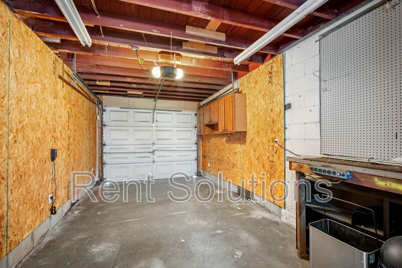 Prime South Tampa Gem: 3 Bed, 2 Bath Haven Near MacDill AFB & More! property image