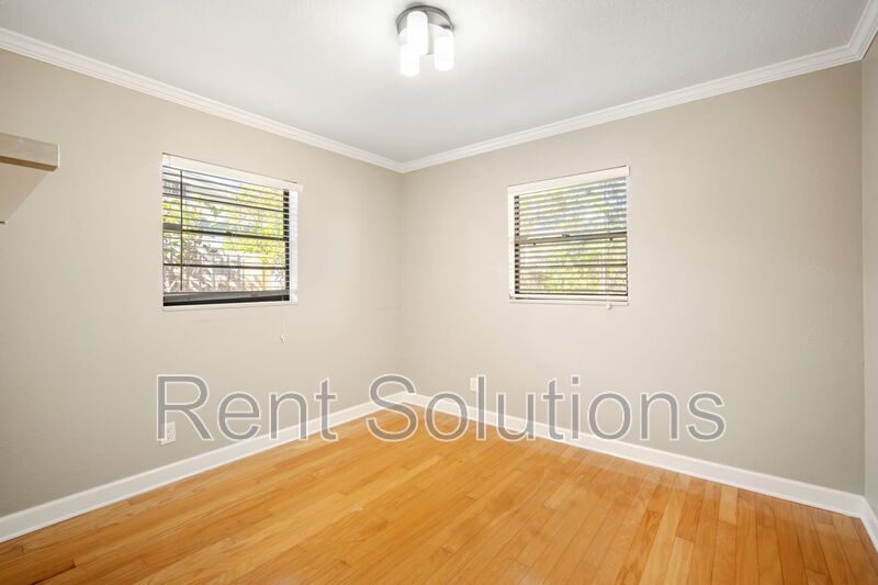 Prime South Tampa Gem: 3 Bed, 2 Bath Haven Near MacDill AFB & More! property image