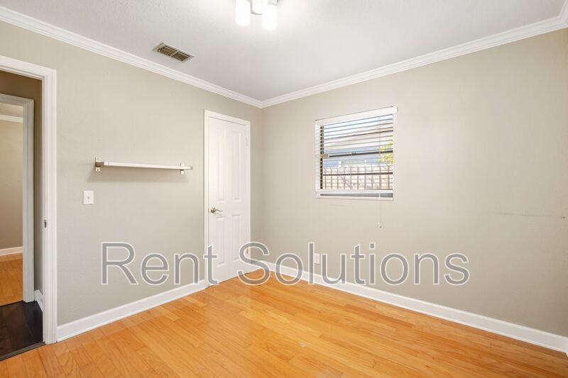 Prime South Tampa Gem: 3 Bed, 2 Bath Haven Near MacDill AFB & More! property image