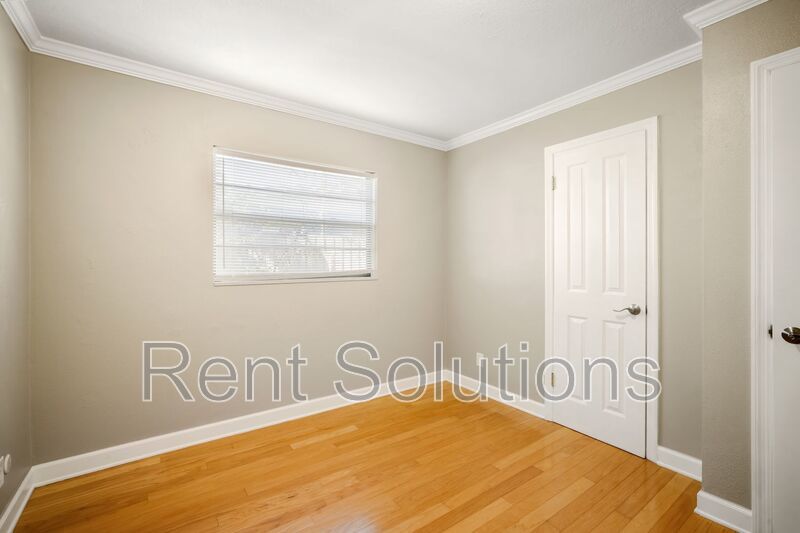 Prime South Tampa Gem: 3 Bed, 2 Bath Haven Near MacDill AFB & More! property image