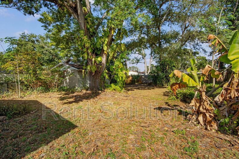Prime South Tampa Gem: 3 Bed, 2 Bath Haven Near MacDill AFB & More! property image