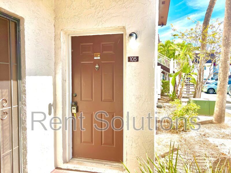 Completely Renovated 1BD/1BTH Ground Floor Unit with Water Views! property image