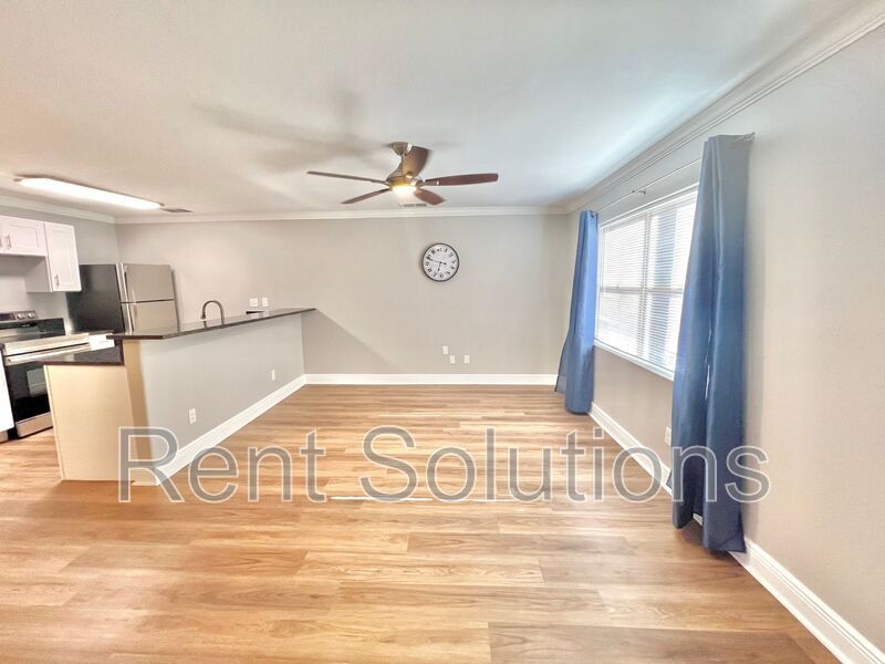 Completely Renovated 1BD/1BTH Ground Floor Unit with Water Views! property image