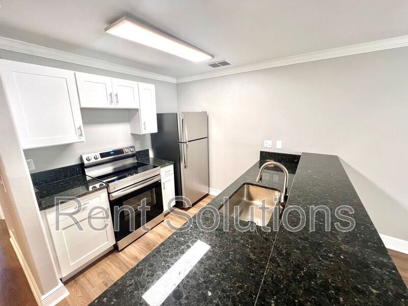 Completely Renovated 1BD/1BTH Ground Floor Unit with Water Views! property image