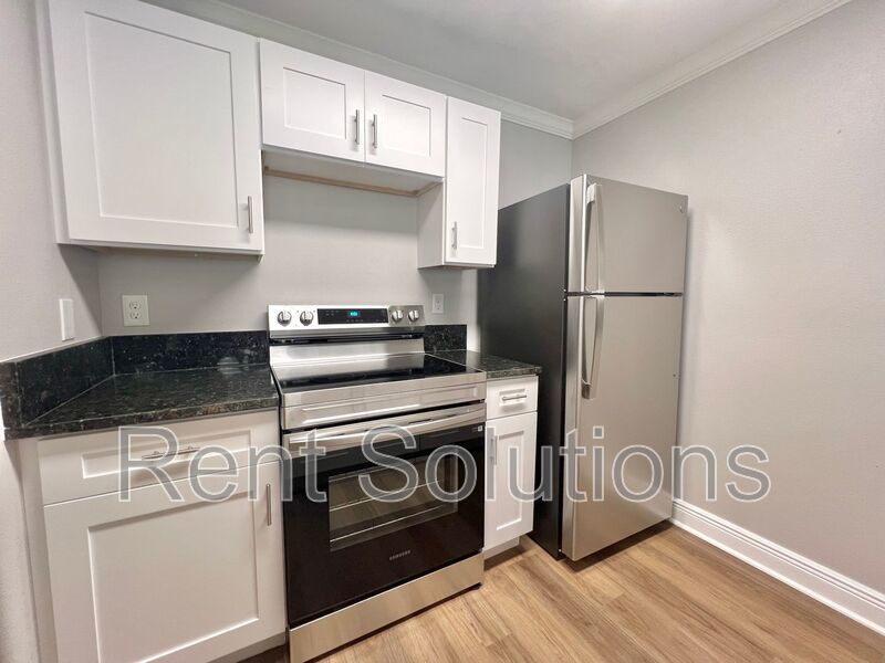 Completely Renovated 1BD/1BTH Ground Floor Unit with Water Views! property image