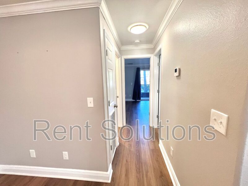 Completely Renovated 1BD/1BTH Ground Floor Unit with Water Views! property image