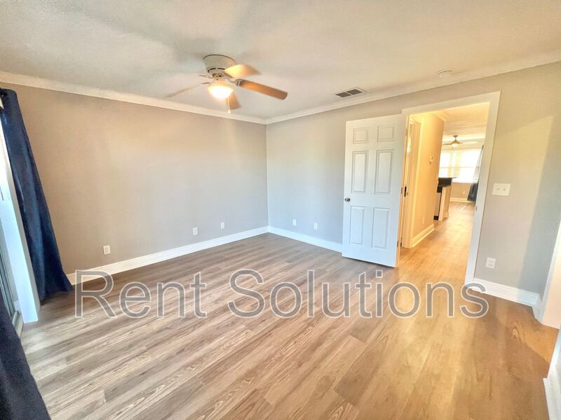 Completely Renovated 1BD/1BTH Ground Floor Unit with Water Views! property image