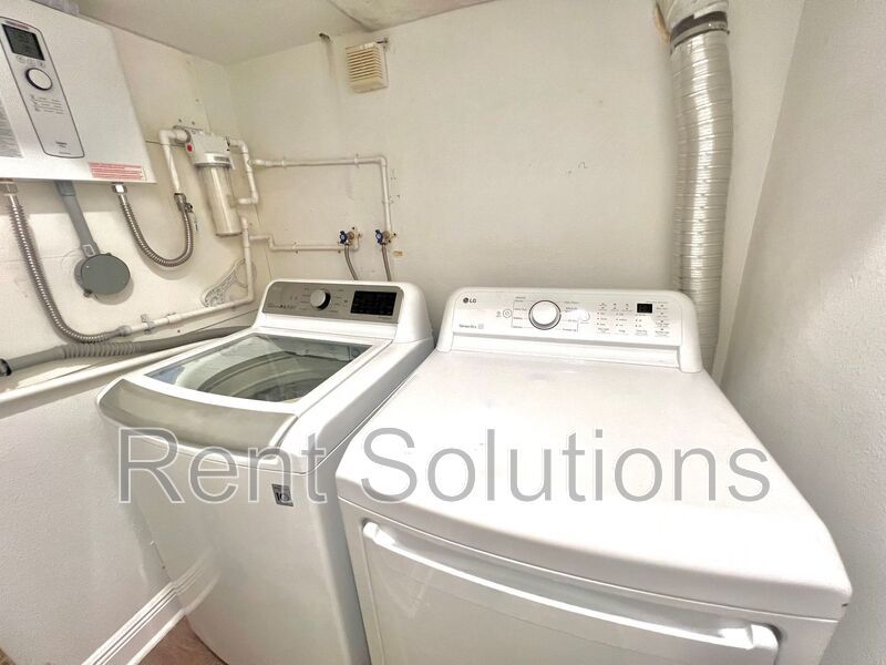 Completely Renovated 1BD/1BTH Ground Floor Unit with Water Views! property image