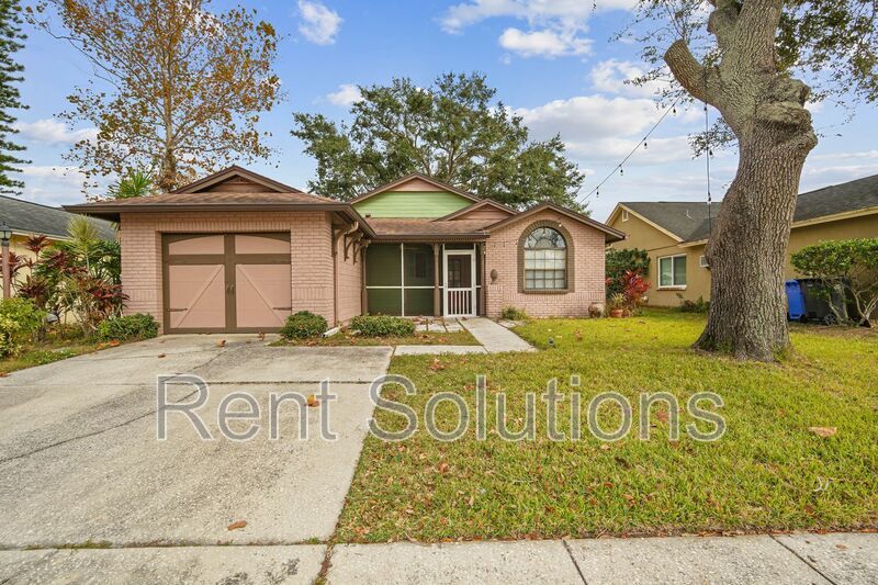 Great Hampton Park 4BR/2BA with Bonus Room and Fenced Yard property image