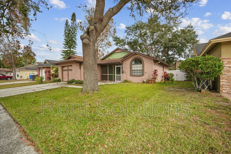 Great Hampton Park 4BR/2BA with Bonus Room and Fenced Yard property image