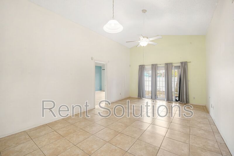 Great Hampton Park 4BR/2BA with Bonus Room and Fenced Yard property image