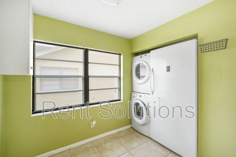 Great Hampton Park 4BR/2BA with Bonus Room and Fenced Yard property image