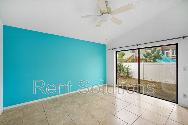 Great Hampton Park 4BR/2BA with Bonus Room and Fenced Yard property image