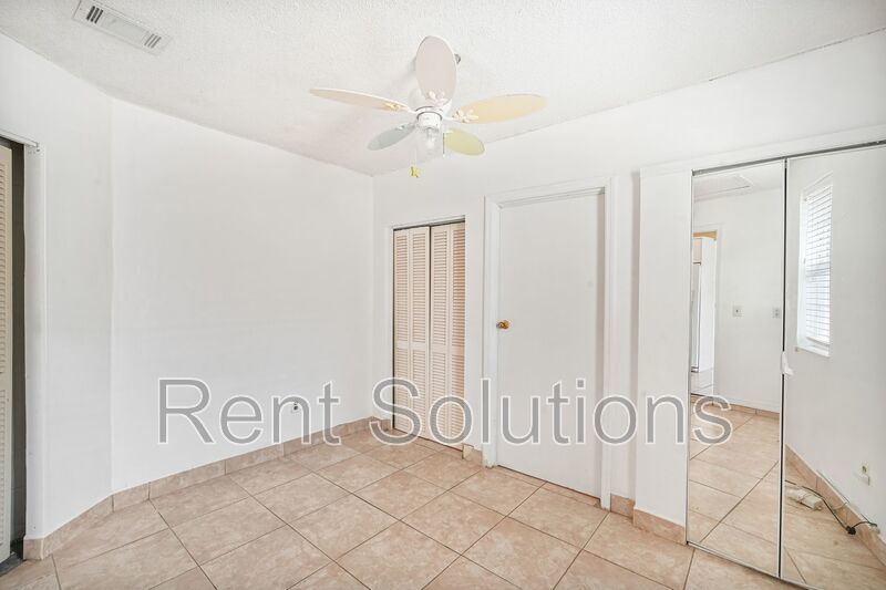 Great Hampton Park 4BR/2BA with Bonus Room and Fenced Yard property image