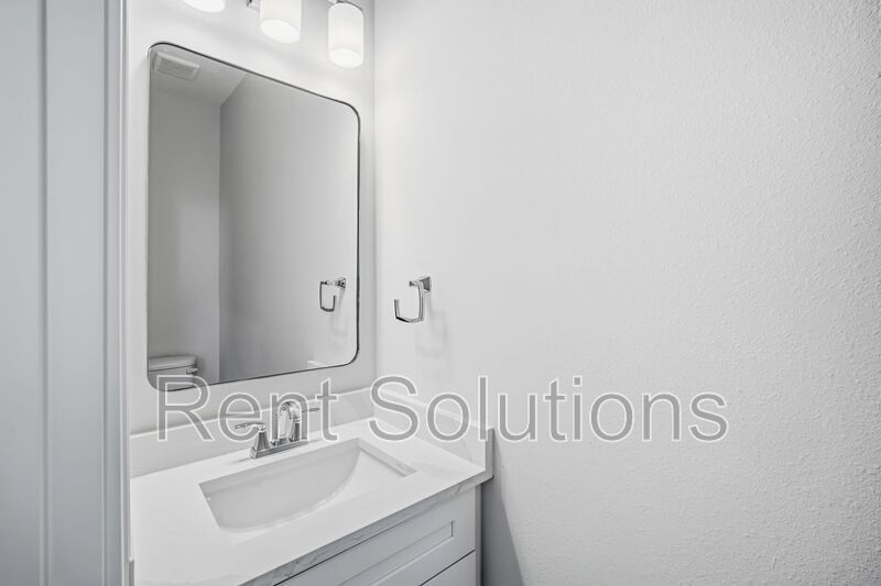 Brand New 3BR/2.5BA South Tampa Townhome with One Car Attached Garage property image