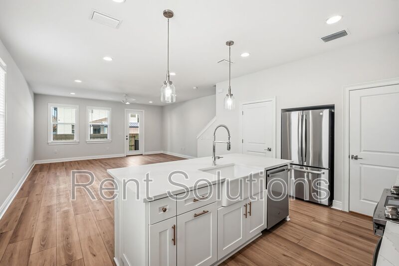 Brand New 3BR/2.5BA South Tampa Townhome with One Car Attached Garage property image