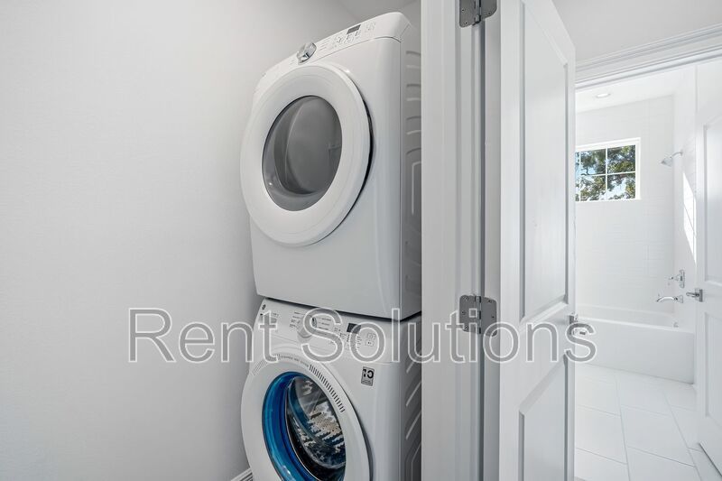 Brand New 3BR/2.5BA South Tampa Townhome with One Car Attached Garage property image