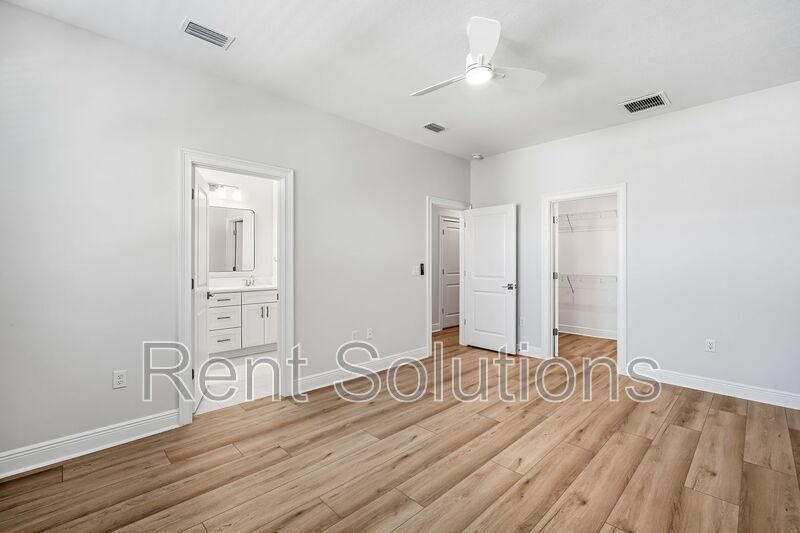 Brand New 3BR/2.5BA South Tampa Townhome with One Car Attached Garage property image