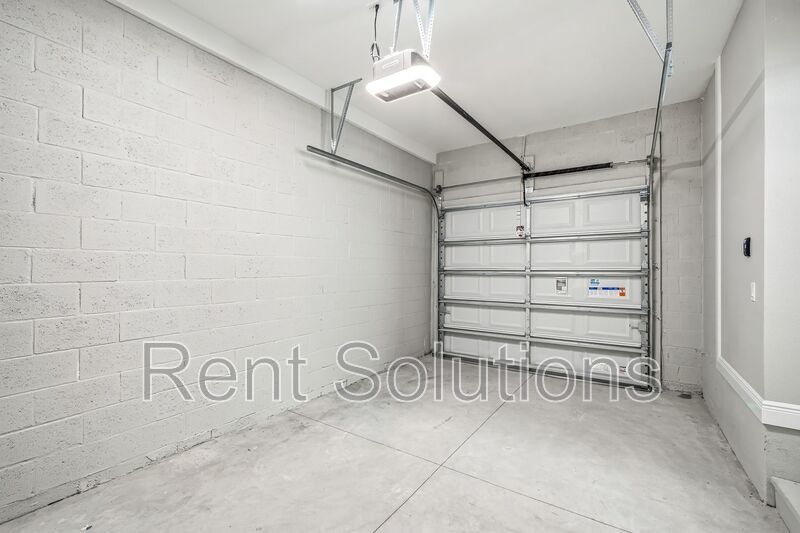 Brand New 3BR/2.5BA South Tampa Townhome with One Car Attached Garage property image