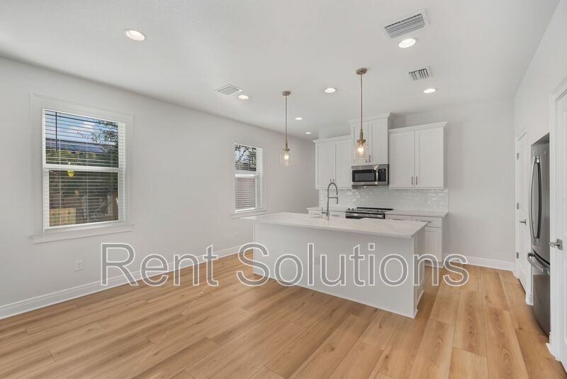 Brand New 3BR/2.5BA South Tampa Townhome with one car attached garage. property image