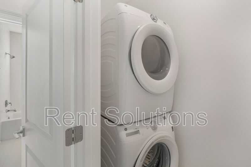 Brand New 3BR/2.5BA South Tampa Townhome with one car attached garage. property image