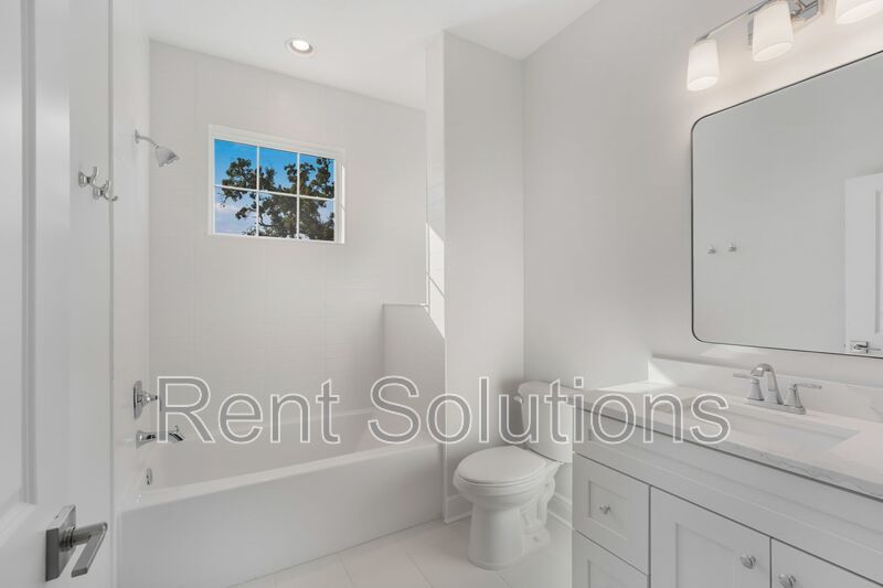 Brand New 3BR/2.5BA South Tampa Townhome with one car attached garage. property image