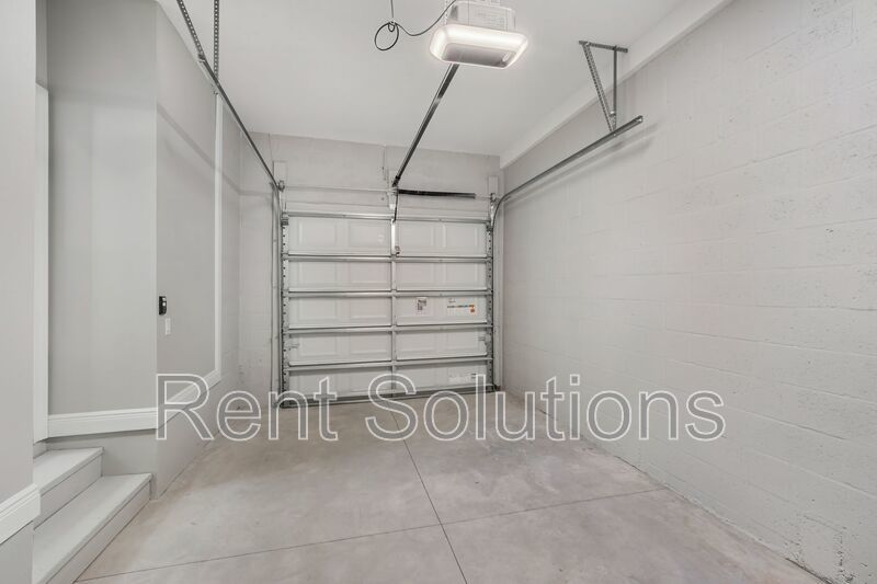 Brand New 3BR/2.5BA South Tampa Townhome with one car attached garage. property image