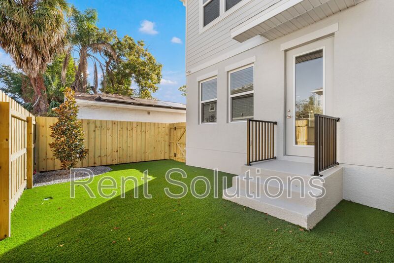 Brand New 3BR/2.5BA South Tampa Townhome with one car attached garage. property image