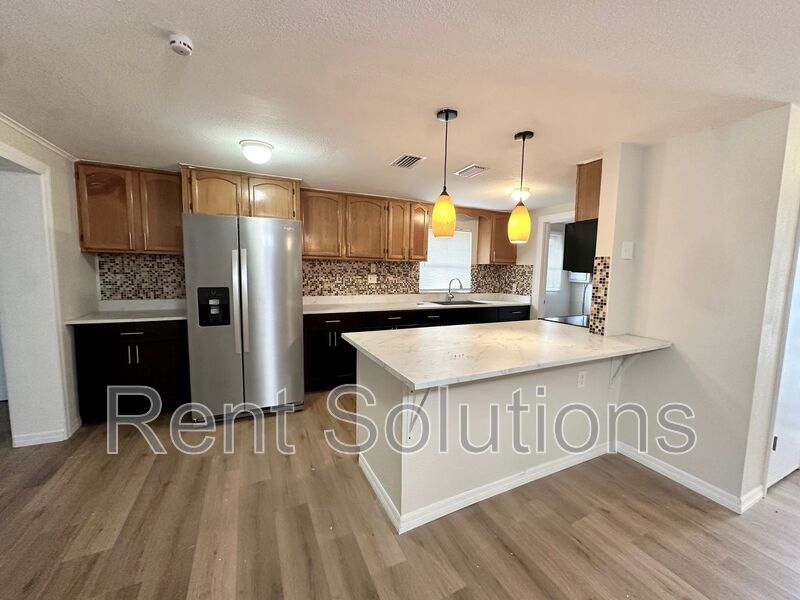 FANTASTIC 3BR/1BA SINGLE FAMILY HOME in RIDGE CREST ACRES SUBDIVISION property image