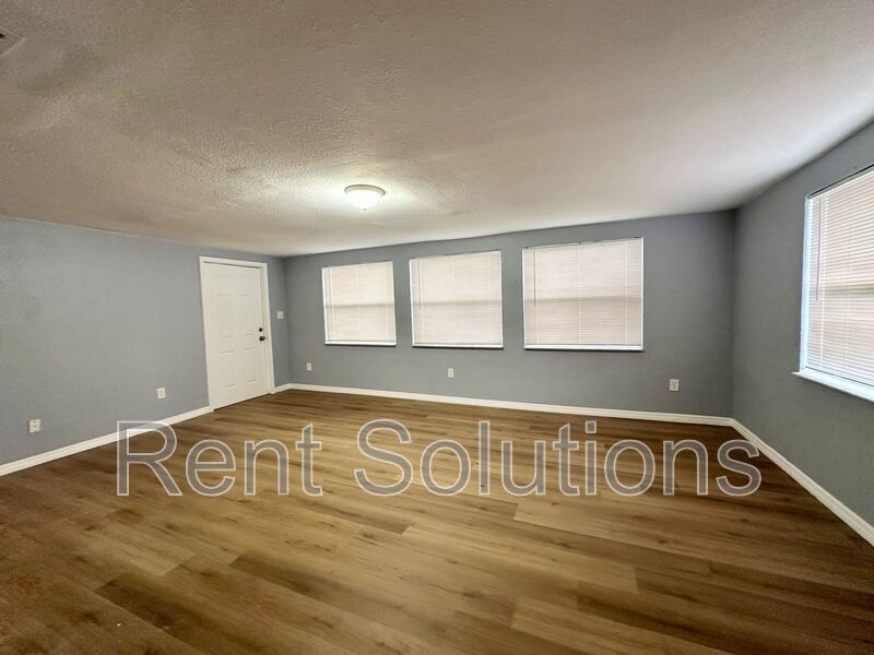 FANTASTIC 3BR/1BA SINGLE FAMILY HOME in RIDGE CREST ACRES SUBDIVISION property image