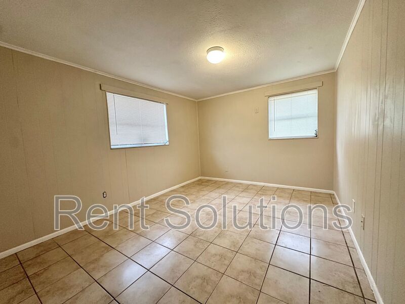 FANTASTIC 3BR/1BA SINGLE FAMILY HOME in RIDGE CREST ACRES SUBDIVISION property image