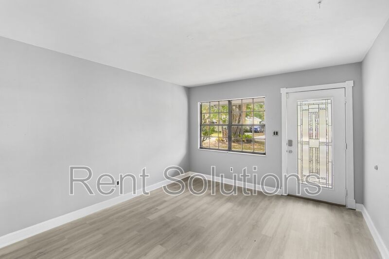 Will Not Last Seminole Heights 3/1 Deal!! property image