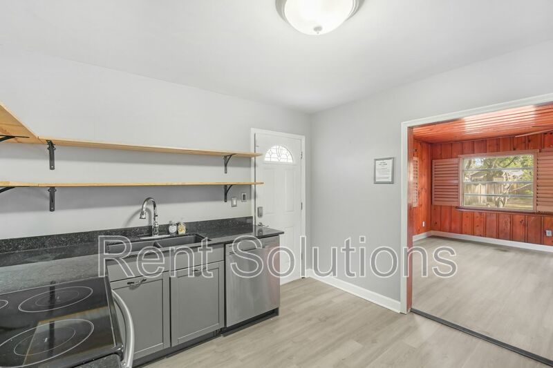 Will Not Last Seminole Heights 3/1 Deal!! property image