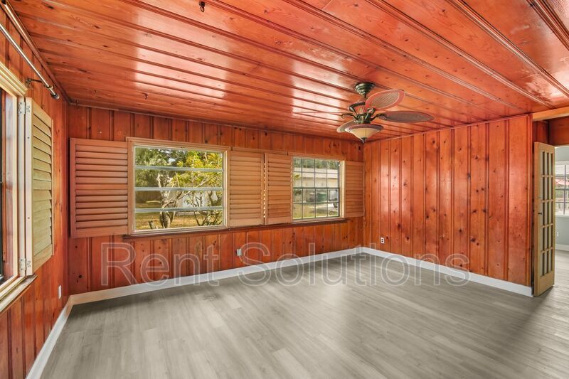 Will Not Last Seminole Heights 3/1 Deal!! property image