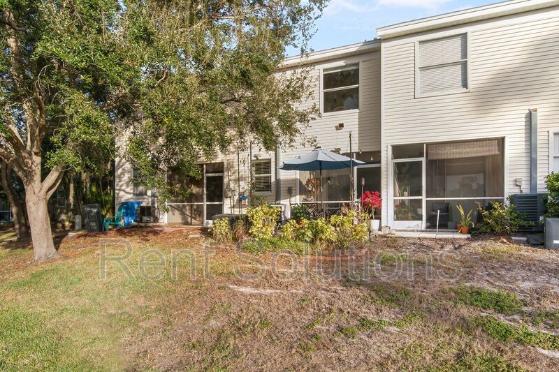 Stylishly Updated Townhome in Sought-After Country Chase Community property image