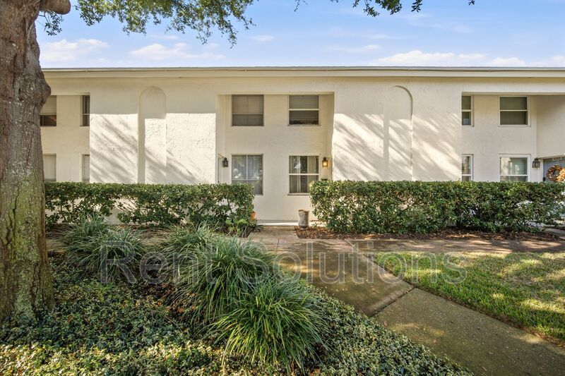Charming 2-Bedroom Townhome in South Tampa property image