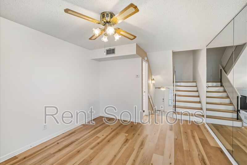 Charming 2-Bedroom Townhome in South Tampa property image
