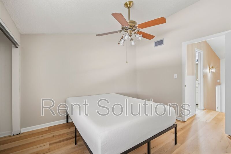 Charming 2-Bedroom Townhome in South Tampa property image