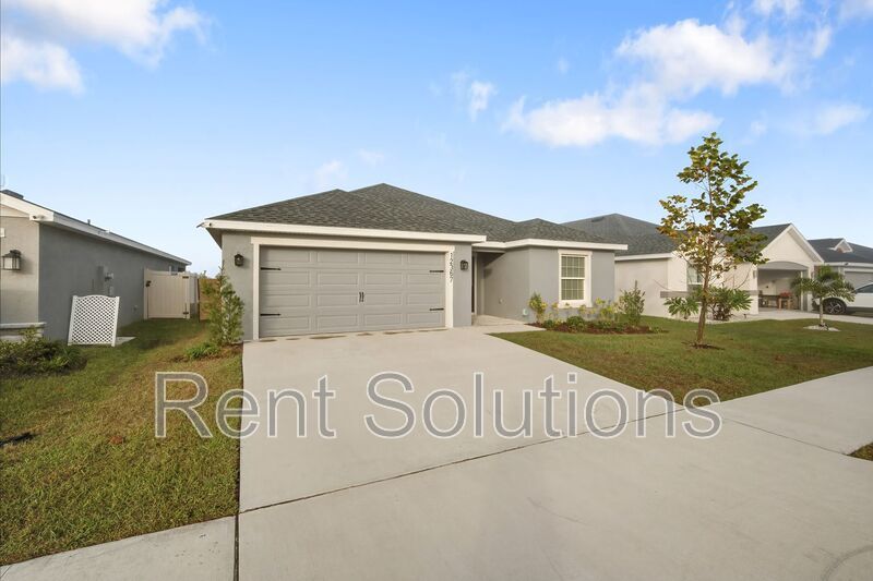 Modern 3-Bedroom Single-Story Home with 2-Car Garage in Ridgewood South property image