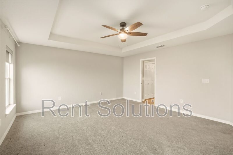 Modern 3-Bedroom Single-Story Home with 2-Car Garage in Ridgewood South property image