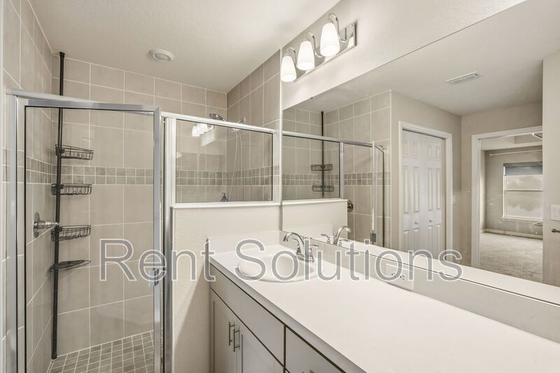 Modern 3-Bedroom Single-Story Home with 2-Car Garage in Ridgewood South property image